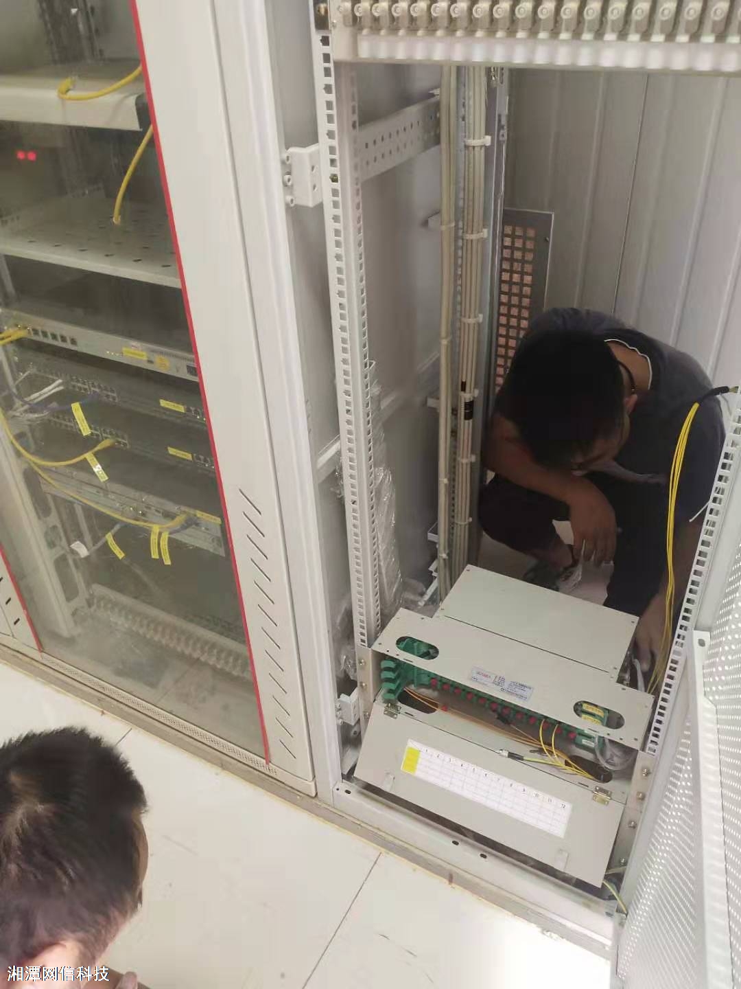 灰湯太陽能配電間熔纖服務（光纖熔接）
